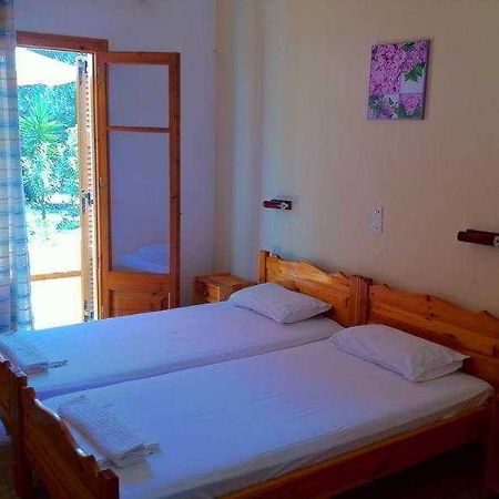 Reggis Apartments Dassia  Bagian luar foto